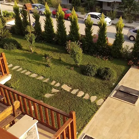 Hazel Apartment *